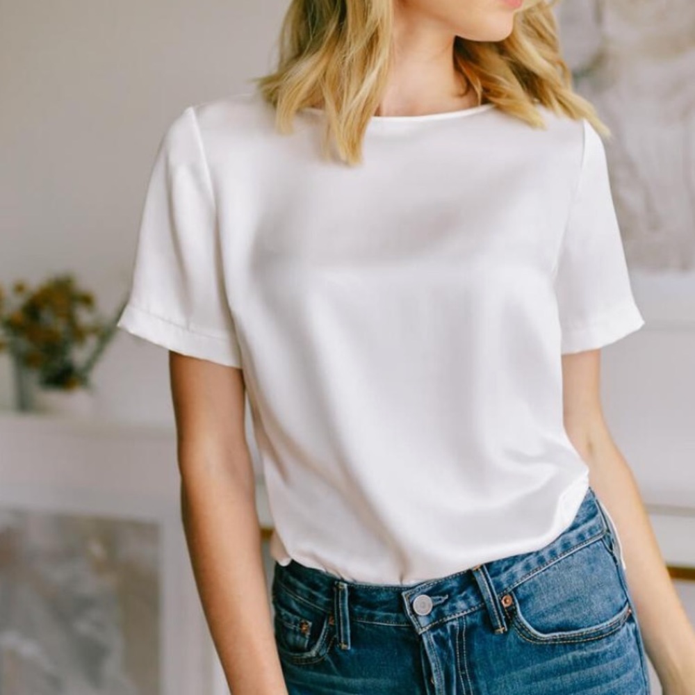 White scoop next short sleeve top